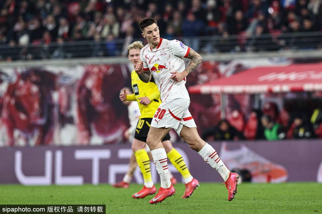 25岁以下！曝切尔西十分欣赏塞斯科 夏窗或尝试签他