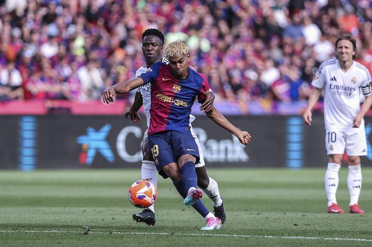 欧冠、联赛均铩羽，皇马换帅后再迎动荡：亿元先生盼离队