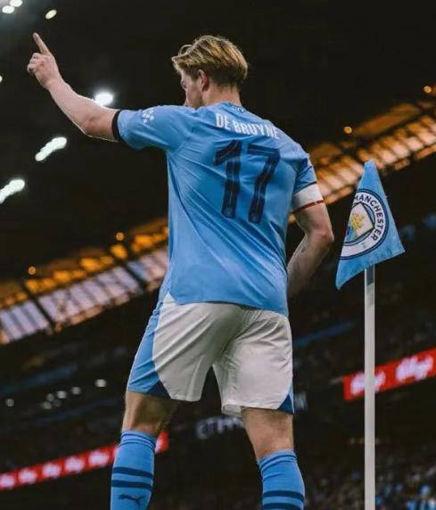 德布劳内宣布加盟那不勒斯，签约三年欲复仇曼城